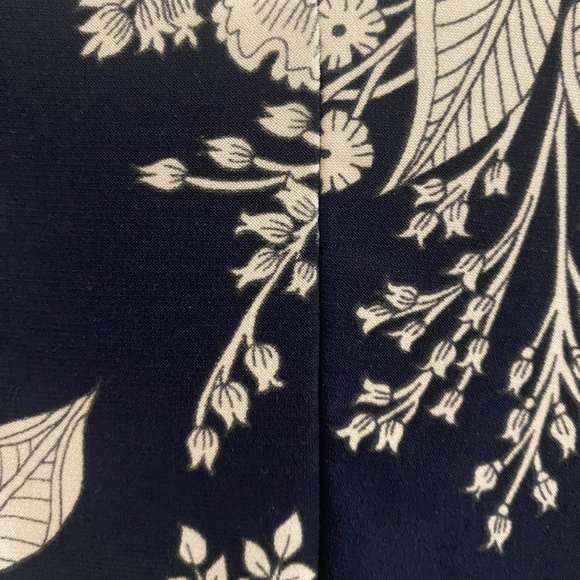 TOMMY HILFIGER Dark Blue Knee Length Dress with White Flowers Size 2 - Picture 4 of 10